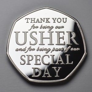 Può includere: Moneta d'argento con il testo "Grazie per essere stato il nostro Usher e per aver fatto parte del nostro giorno speciale".