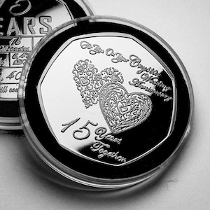 Op JE 15e Crystal HUWELIJKSVERJAARDAG Zilveren herdenkingsmunt. In capsule. Cadeau/cadeau stel/vrienden/familie/echtgenoot/vrouw. Vijftien en 15 jaar