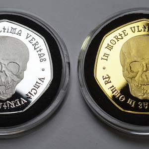 Pair of Memento Mori Silver and 24ct Gold Reminder Coins in capsules. Owl/Skull/Death Stoic/Reflection/Latin Commemoratives.