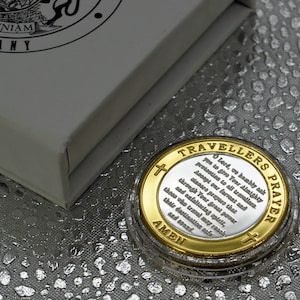 St Christopher Protect Us 'Dual Metal' zilveren en 24-karaats gouden herdenkingsmunt in geschenk/presentatie/vitrine/doos. Reizigers gebed