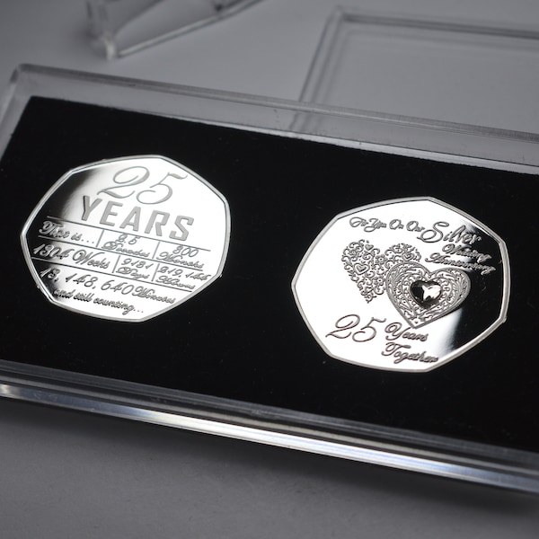 Par de moedas comemorativas de 25º aniversário de casamento em prata e ouro 24 quilates em estojo para exibição/apresentação de moedas de 50 centavos. Presente/presente 25 anos juntos.