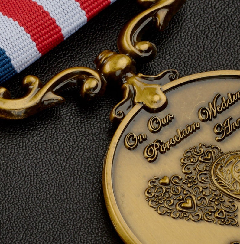 Our 20th Porcelain Wedding Anniversary Medal in Case. Loyal Service and Bravery in the Field. Gift/Present Husband/Wife 20 Years. Gold image 10