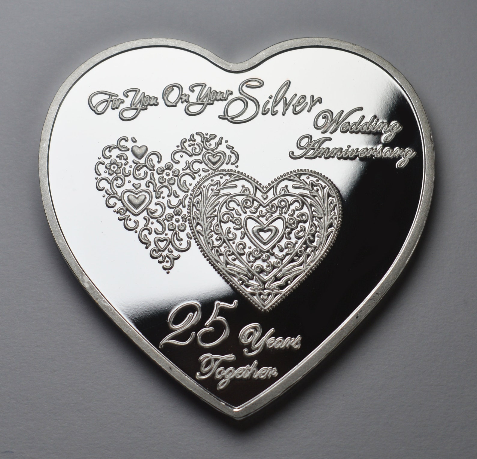 25th SILVER WEDDING ANNIVERSARY Heart Shaped Commemorative in Capsule ...