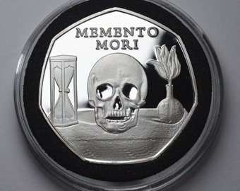 Memento Mori / Vivere Silver Reminder Coin in Capsule. Mors Vincit Omnia. Stoic/Reflection/Latin Commemorative.