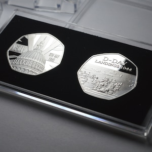 Pair of WW2 Commemoratives in 50p Coin Display Case. VE-DAY & D-DAY Landings. Victory in Europe 1945. World War 2.