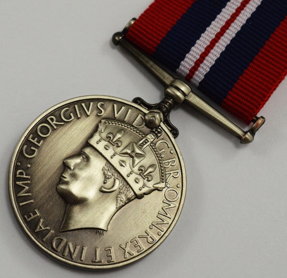 Superb Bronze Full Size Replica WW2 War Medal 1939-1945 with Ribbon George VI Superb Bronze Full Size Replica WW2 War Medal 1939-1945 with Ribbon George VI