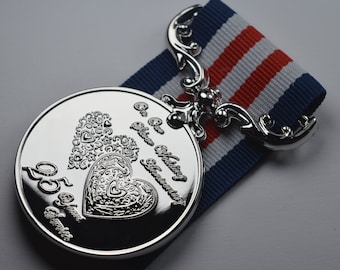 Medalla de las 25.ª bodas de plata por servicio prolongado y distinguido y valentía en el campo de batalla. Regalo/presente para esposo/esposa/pareja