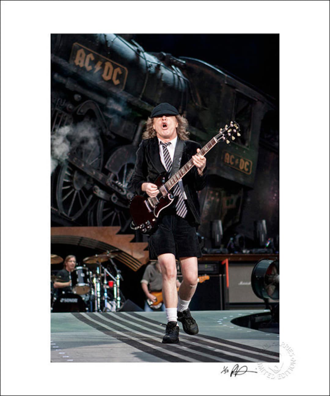 AC/DC アンガス・ヤング - オリジナル限定版プリント - Etsy 日本