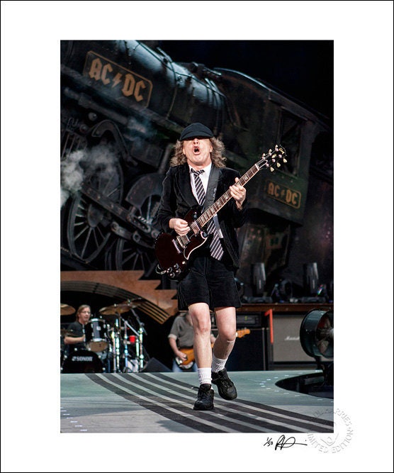 AC/DC アンガス・ヤング - オリジナル限定版プリント - Etsy 日本