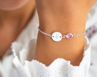 Bracelet personnalisé disque d'initiale et pierre de naissance • Cadeau fait main • Cadeau pour elle • Cadeau de mariage • Boutique Bloom