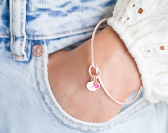 Juli Infinity Knoten personalisierter Armreif • Handgefertigtes Geschenk • Geschenk für Sie • Hochzeitsgeschenk • Bloom Boutique