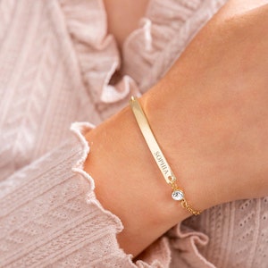 Birthstone and Bar Personalised Bracelet in Gold with Diamond Birthstone