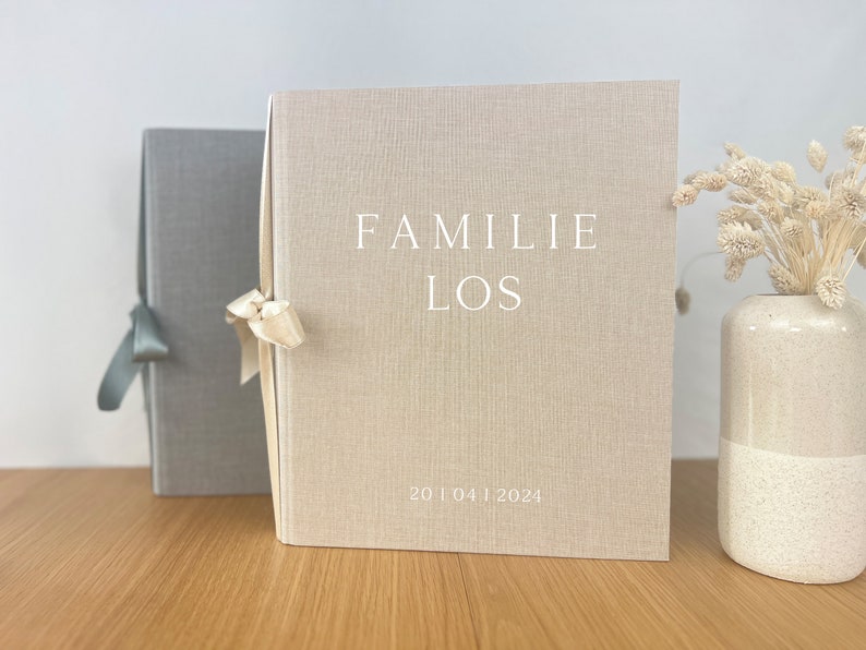 Personalisiertes Stammbuch Modern Family mit Familienname, für DIN A4 Format 32x26cm mit Leineneinband, OHNE EINLAGEN Dunkel Beige meliert