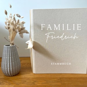 Personalisiertes Stammbuch Lovely mit Namen/Familienname, für DIN A4 Format 32x26cm mit Leineneinband, OHNE EINLAGEN Beige