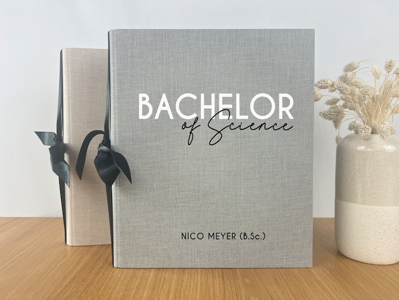 Zeugnismappe Bachelor/Master Studium, personalisiert mit Namen, Leinen, Dokumentenmappe, Geschenk Bachelor, Geschenk Studium Ausbildung Grau ohne Band