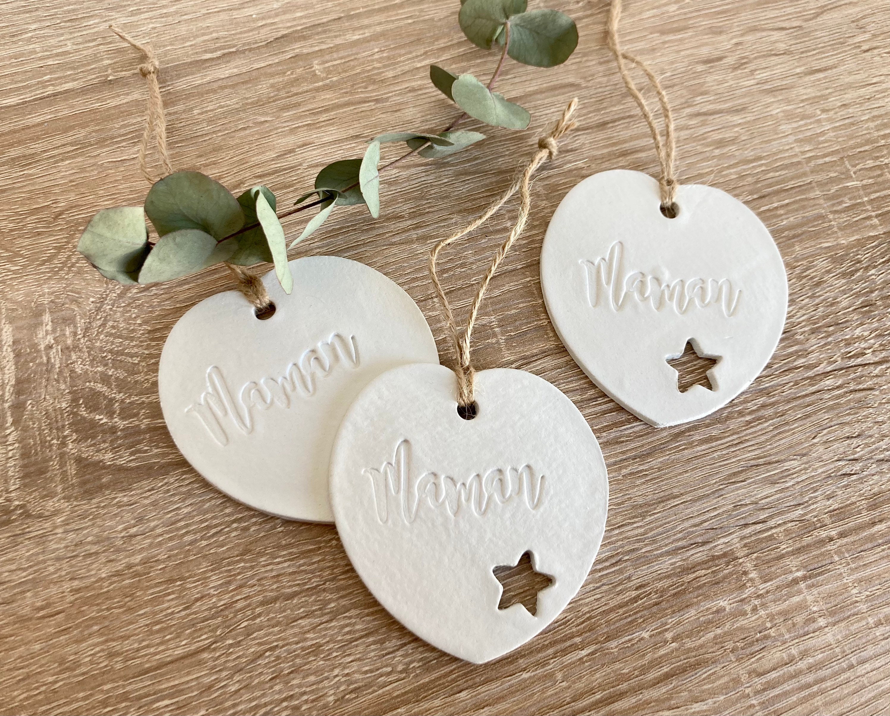 Cœur à Suspendre en Pâte Polymère Auto Séchante avec Inscription Maman, Cadeau Fête Des Mères