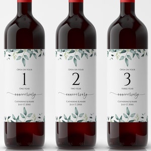 Szablon etykiety na wino rocznicowe, etykiety na butelki wina z okazji kamienia milowego małżeństwa z eukaliptusa, etykiety do księgi gości weselnych, szablon prezentu zaręczynowego, C31