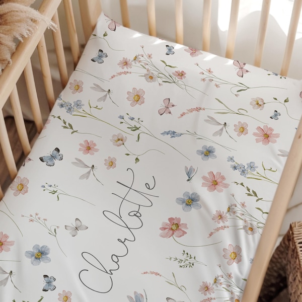 Anpassat babylakan Personligt fjärilsdesign Blommig akvarell barnrumsdekor Mjukt pastellrosa fjärilslakan för nyfödd Gåva B2