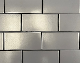 Iridescent Cream Ceramic Tile - Saddle Wall Border (2 7/8" x 5 7/8") (100 Square Feet)