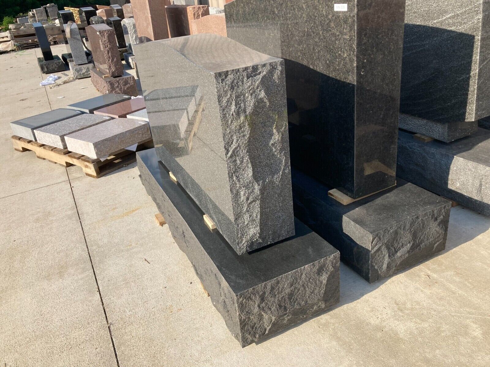 Charcoal Black Granite Serpentine Monument Headstone With Black Base MN