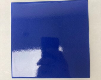 Baldosa cerámica cuadrada brillante azul índigo de 6x6 pulgadas Summitville 275-555 (Muestra)