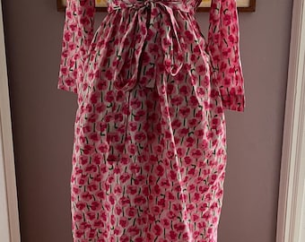 Bata larga sedosa vintage retro con estampado floral de Nite Owls, bata de casa con cremallera, estilo Mad Men de MCM