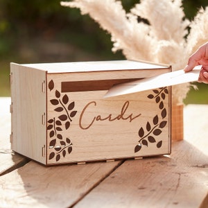 Scatola per biglietti di nozze in legno/Biglietti per gli ospiti di nozze/Scatola per buste/Biglietti di nozze/Regali per gli ospiti/Scatola per biglietti/Regalo di nozze/Sposo e sposa