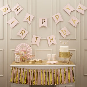 Pinke Happy Birthday Wimpelkette // Pinke und goldene Geburtstagsgirlande // Party Dekoration // Wanddekoration // Geburtstagskind