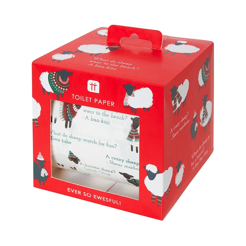 K&ouml;nnte beinhalten: Eine rote Box mit einem wei&szlig;en Schafdesign und dem Text "Ever So Ewesful!" Die Box enth&auml;lt eine Rolle Toilettenpapier mit einem Schafdesign und dem Text "What do sheep wear to the beach? A baa-kini" und "What do sheep watch for fun? Ewe tube".
