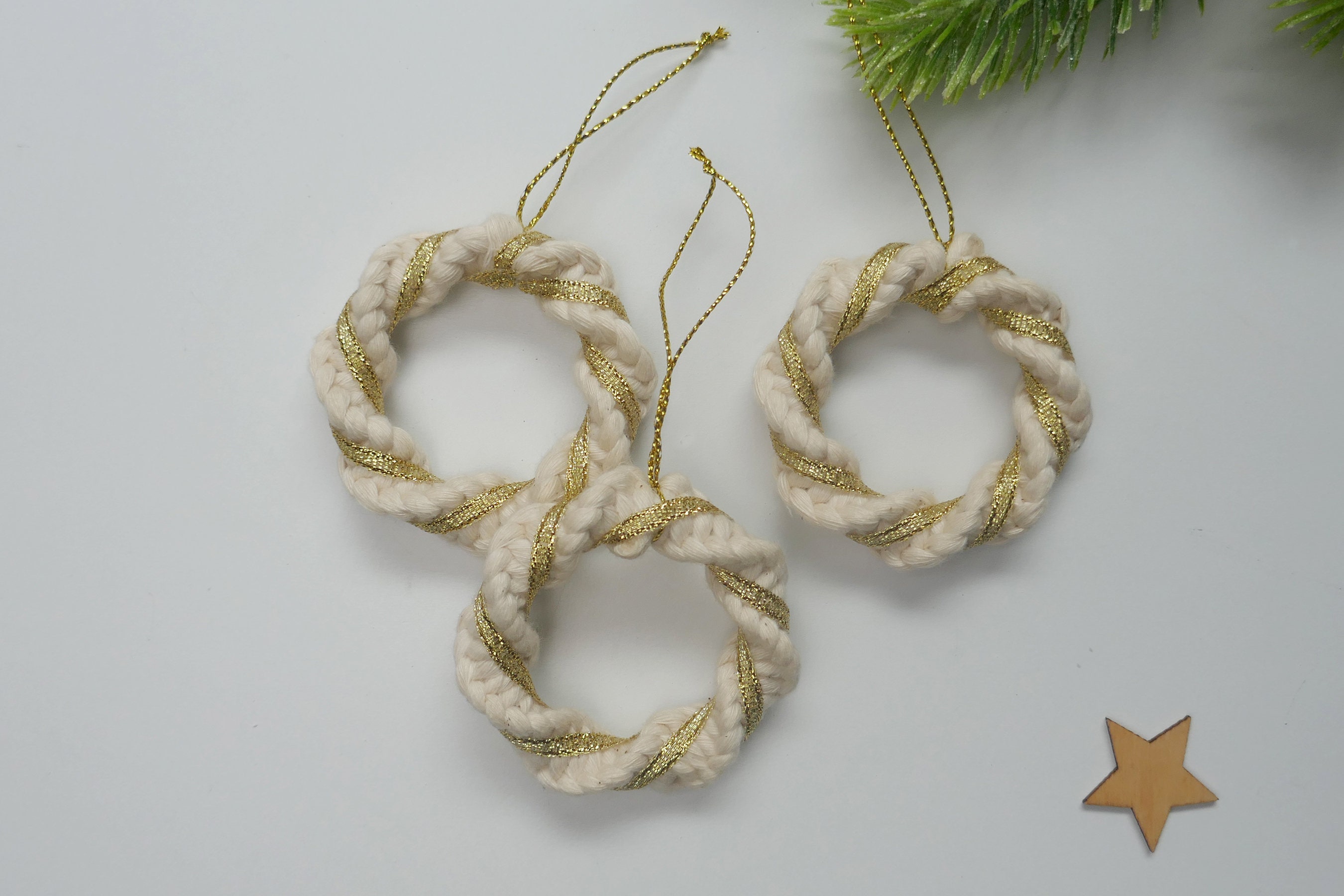 Mini Macrame Wreath Ornament . Christmas Tree - Boho Christmas