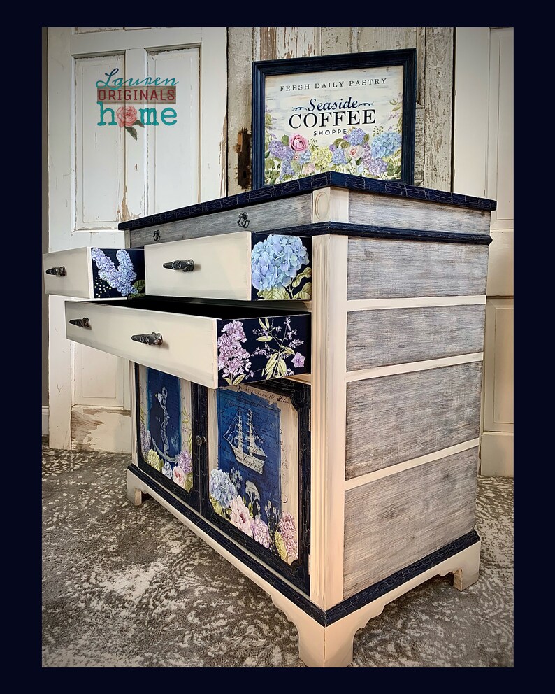 Beautiful Coastal Coffee Bar / Nautical Wine Bar / Liquor