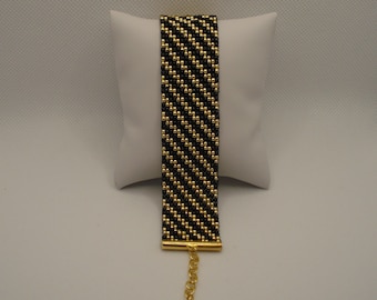 Black and gold bracelet, beaded bracelet, handmade bracelet