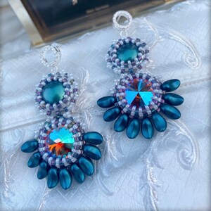 Handmade earrings /beaded earrings / dangle earrings