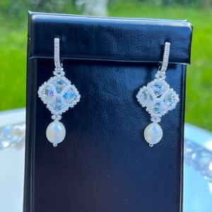 Beaded freshwater pearls earrings / bridal earrings/Swarovski earrings/lovely white pearl earrings/handmade earrings/wedding earrings
