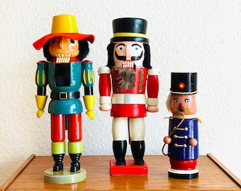 Vintage Nußknacker Kollektion aus dem Erzgebirge, Nussknacker Räuchermann, Holz, Musketier, Bergmann, Handbemalt, Weihnachtsdeko, Advent