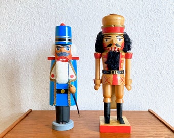 Vintage nutcracker collection from the Ore Mountains, nutcracker, wood, king, hand-painted, Christmas decoration, Advent