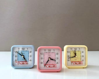 Eurena alarm clock pastel 80s, vintage clock, desk, travel alarm clock, NOS goods