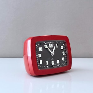 Reloj despertador de los años 70 "Peter Germany" rojo – Era espacial – Reloj de mesa mecánico, embalaje original.