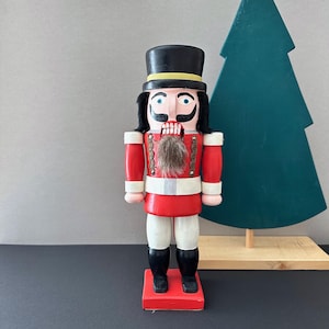 Old nutcracker from the Ore Mountains, nutcracker soldier, Christmas decoration, Advent