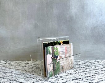 Acrylic newspaper stand, transparent newspaper holder made of plexiglass
