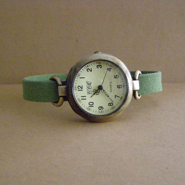 Simple watch, minimalist watch, retro watch, unisex watch, casual watch, green watch, unique watch, classy watch, wrist watch by JuSal08