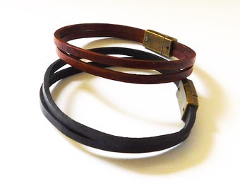 Pulsera de cuero envejecido: minimalista, negra o marrón, cierre magnético, tamaño personalizado.