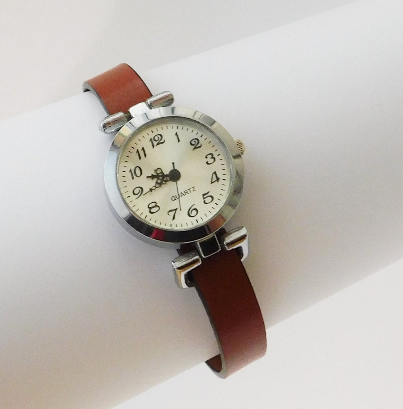 Pendentif Montre Vintage Rétro - Lot De 2 Chaînes Avec Cadran Romain - Petit Modèle Pour Femme - Style Antiquité Romaine - 12