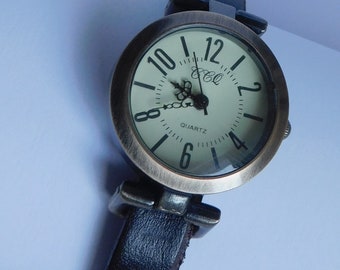 Brown Leather Women's Watch: Bronze Alloy Vintage Style Wristwatch