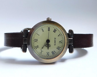 Vintage Style Leather Band Watch: Bronze Alloy Wristwatch
