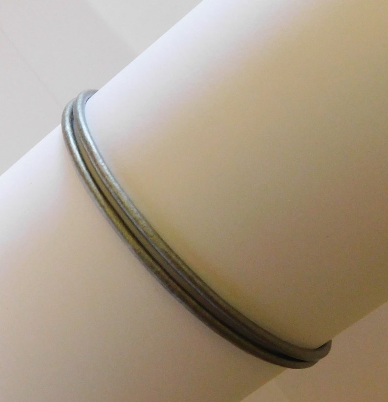 Bracelet, delicate, custom-sized, made with silver leather and a magnetic closure. image 4