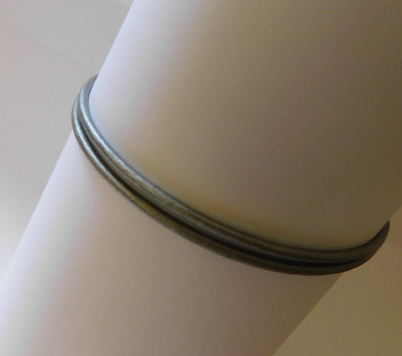 Bracelet, delicate, custom-sized, made with silver leather and a magnetic closure. image 6