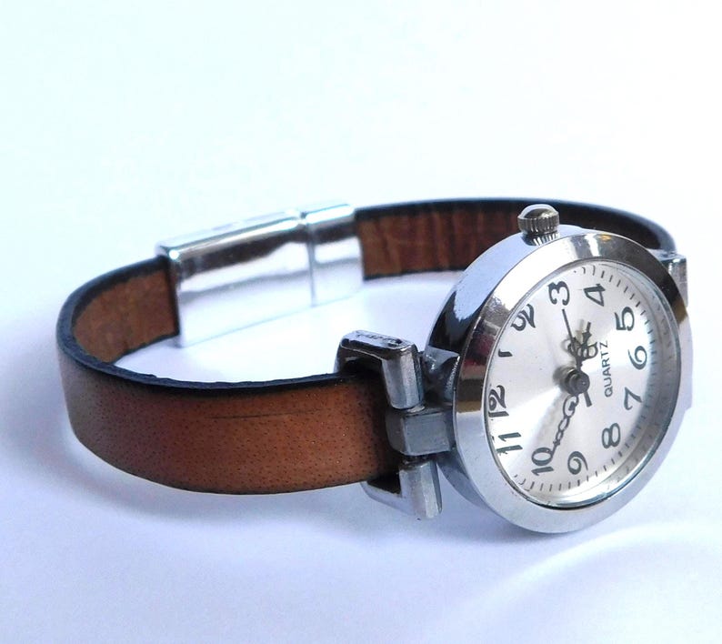 Vintage style leather band watch - Custom size ladies wristwatch image 1