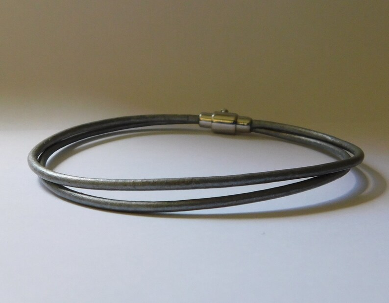 Bracelet, delicate, custom-sized, made with silver leather and a magnetic closure. image 3