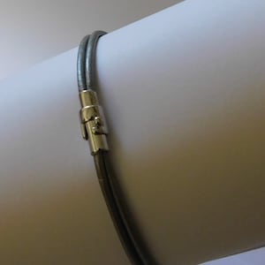 Bracelet, delicate, custom-sized, made with silver leather and a magnetic closure. image 8